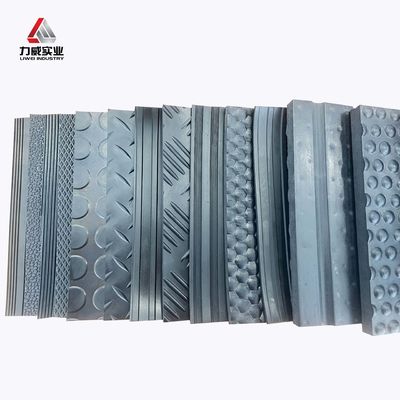 Τυλιγμένο πλακάκι από λείο καουτσούκ επεξεργασμένο με λάδι ανθεκτικό στην αποσπώμενη ύλη 20 mm 25 mm πάχος